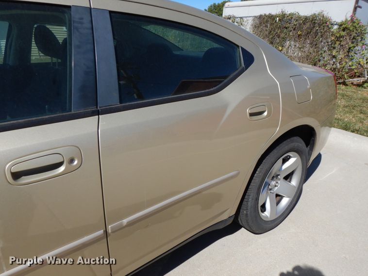 image for item DH6670 2010 Dodge Charger