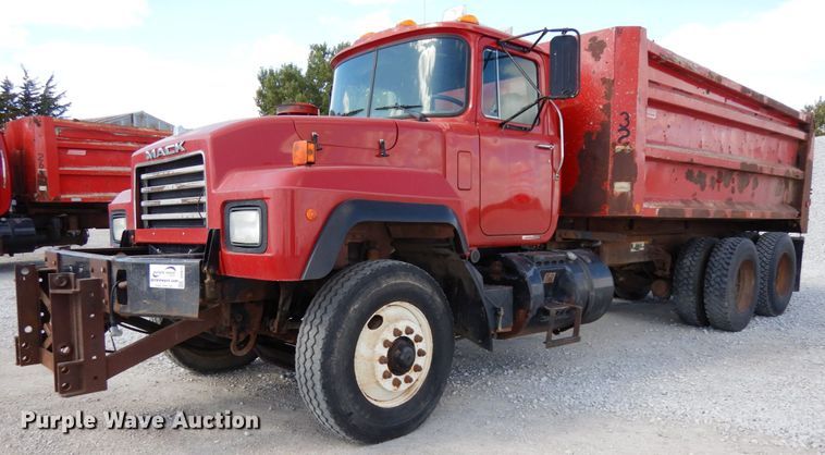 image for item DH6675 2000 Mack RD688S  dump truck