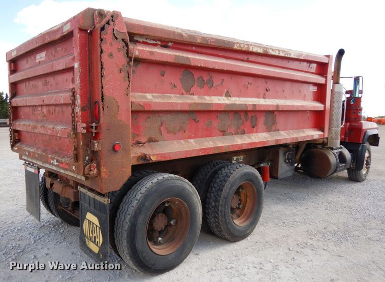 image for item DH6675 2000 Mack RD688S  dump truck