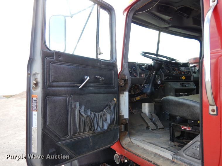 image for item DH6675 2000 Mack RD688S  dump truck