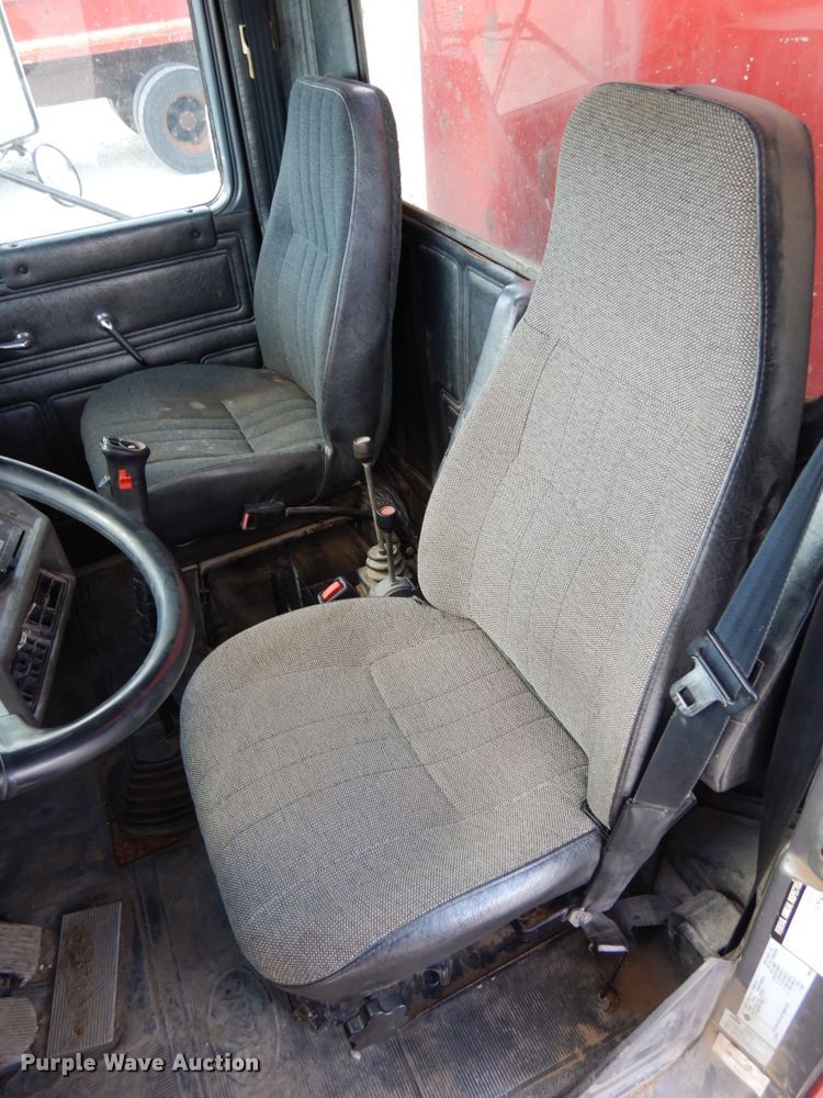 image for item DH6675 2000 Mack RD688S  dump truck