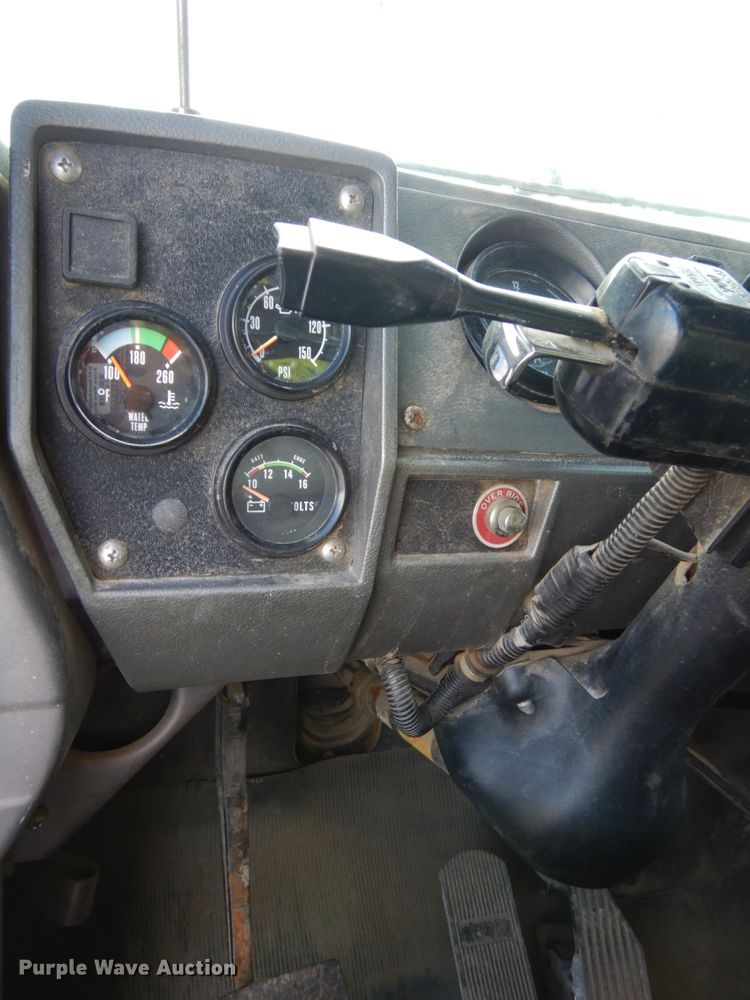 image for item DH6675 2000 Mack RD688S  dump truck