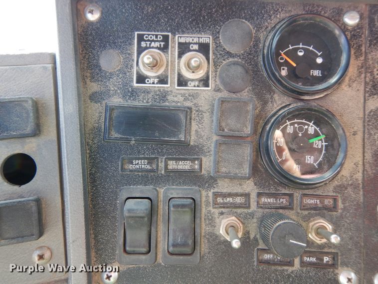 image for item DH6675 2000 Mack RD688S  dump truck