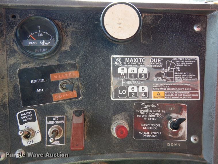 image for item DH6675 2000 Mack RD688S  dump truck