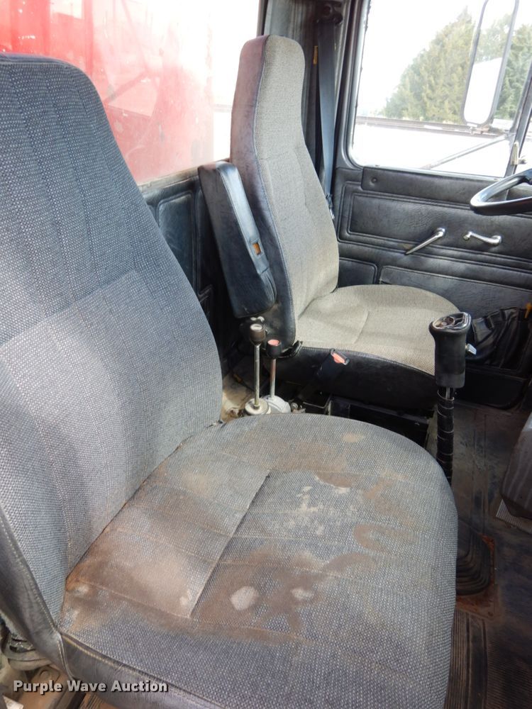 image for item DH6675 2000 Mack RD688S  dump truck