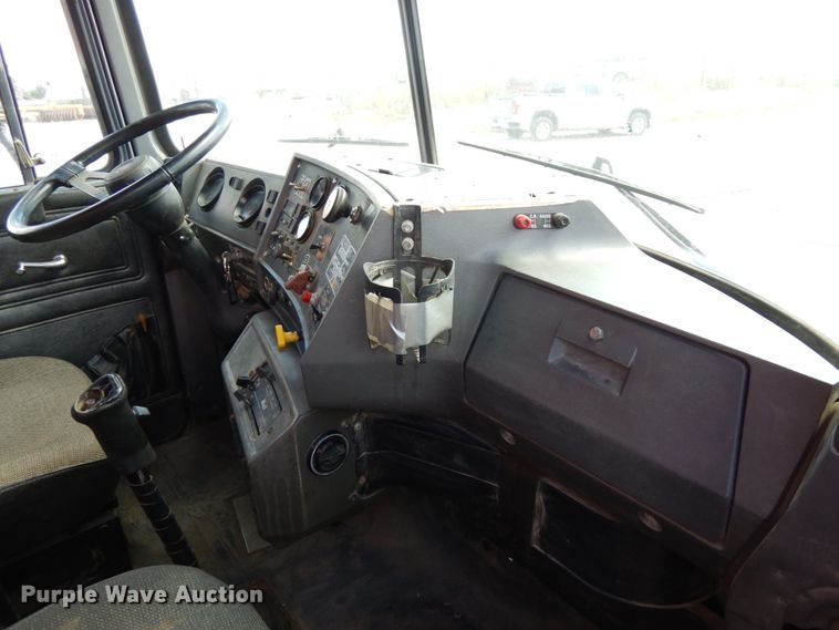 image for item DH6675 2000 Mack RD688S  dump truck