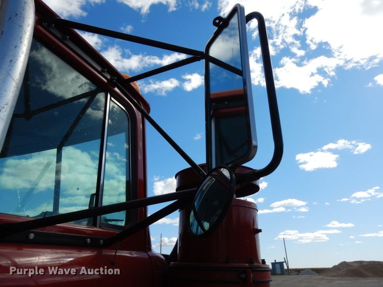 image for item DH6675 2000 Mack RD688S  dump truck