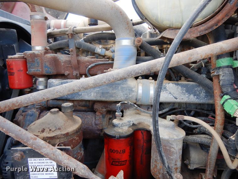 image for item DH6675 2000 Mack RD688S  dump truck