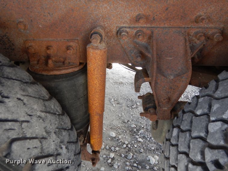 image for item DH6675 2000 Mack RD688S  dump truck