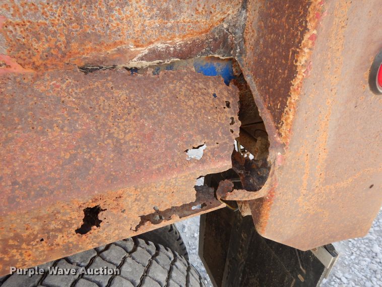 image for item DH6675 2000 Mack RD688S  dump truck