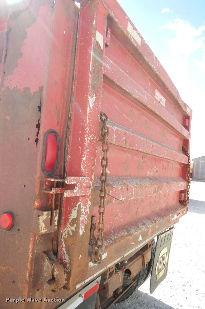 image for item DH6675 2000 Mack RD688S  dump truck