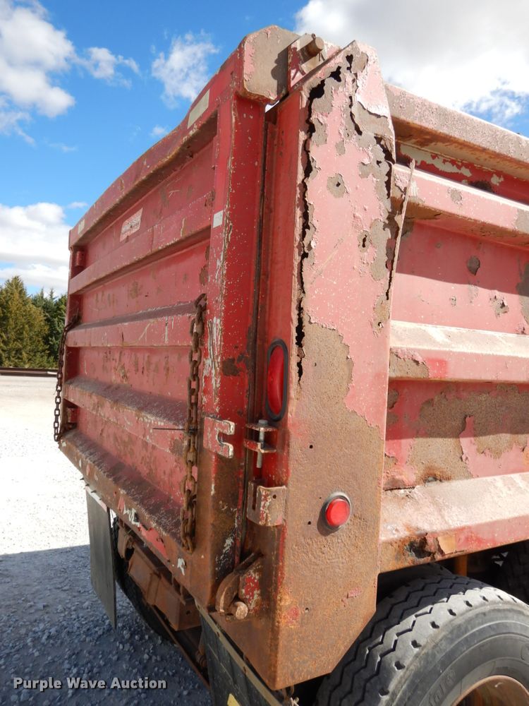 image for item DH6675 2000 Mack RD688S  dump truck