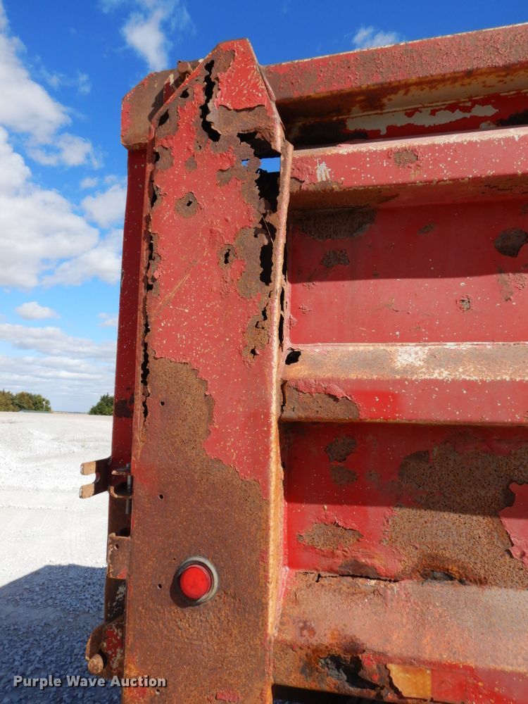 image for item DH6675 2000 Mack RD688S  dump truck