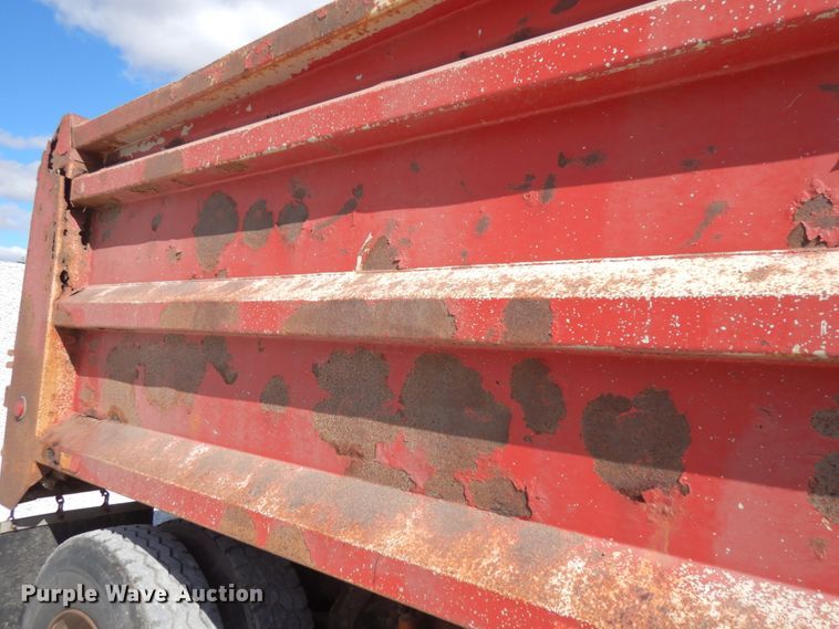 image for item DH6675 2000 Mack RD688S  dump truck