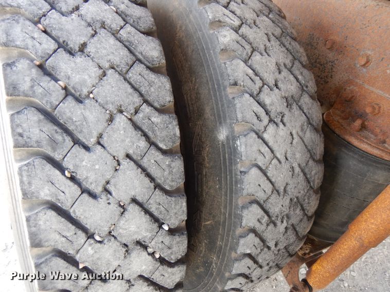 image for item DH6675 2000 Mack RD688S  dump truck