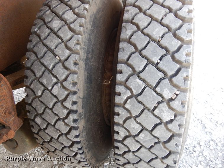 image for item DH6675 2000 Mack RD688S  dump truck