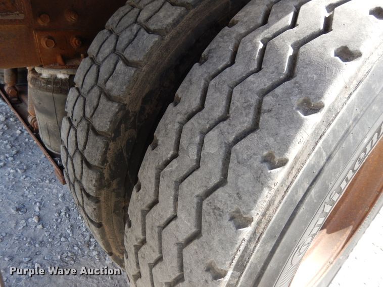 image for item DH6675 2000 Mack RD688S  dump truck