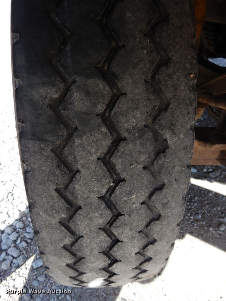 image for item DH6675 2000 Mack RD688S  dump truck