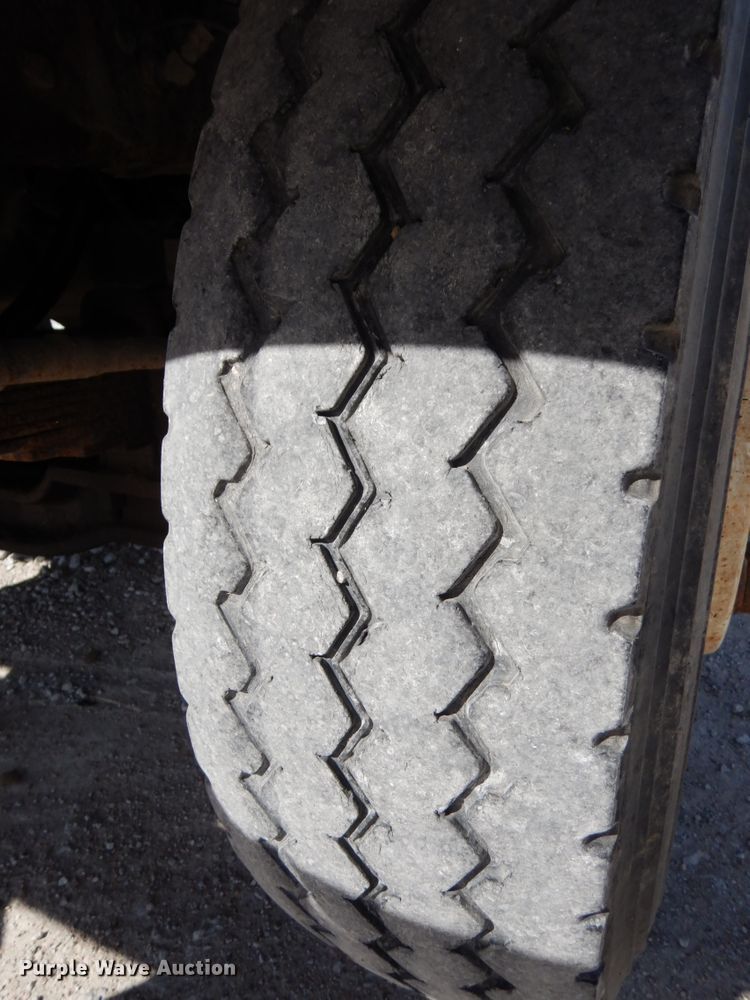 image for item DH6675 2000 Mack RD688S  dump truck