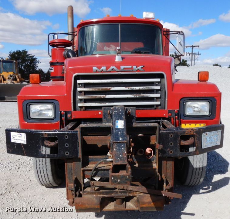 image for item DH6676 2000 Mack RD688S  dump truck