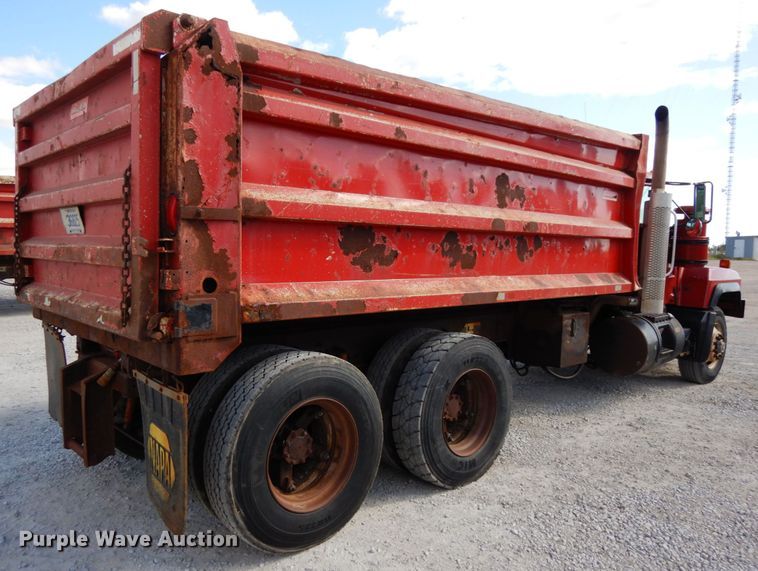 image for item DH6676 2000 Mack RD688S  dump truck