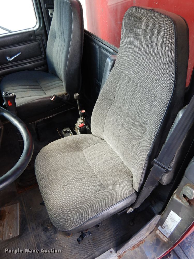 image for item DH6676 2000 Mack RD688S  dump truck