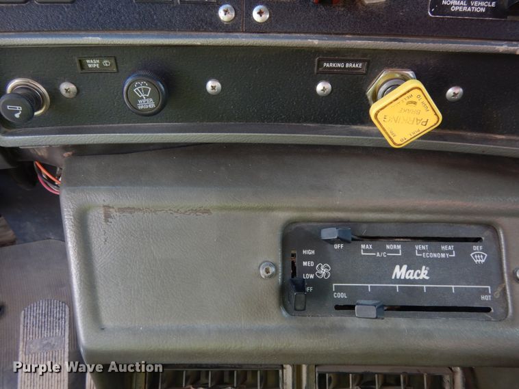 image for item DH6676 2000 Mack RD688S  dump truck