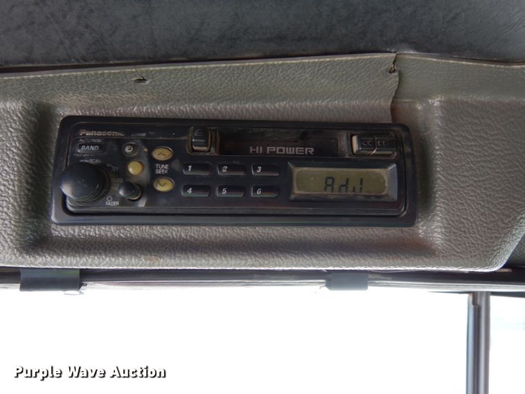 image for item DH6676 2000 Mack RD688S  dump truck