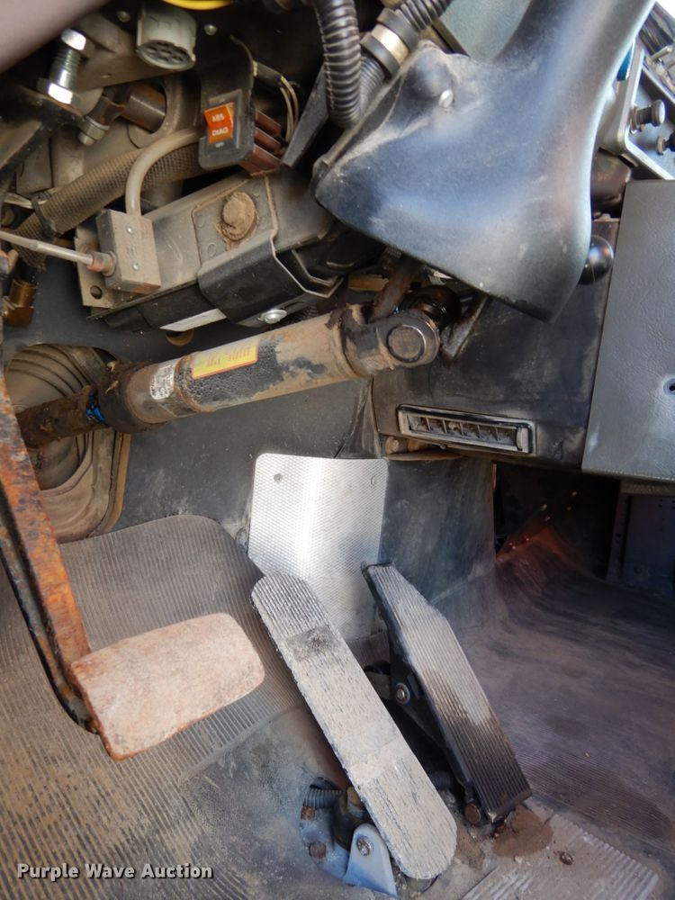 image for item DH6676 2000 Mack RD688S  dump truck