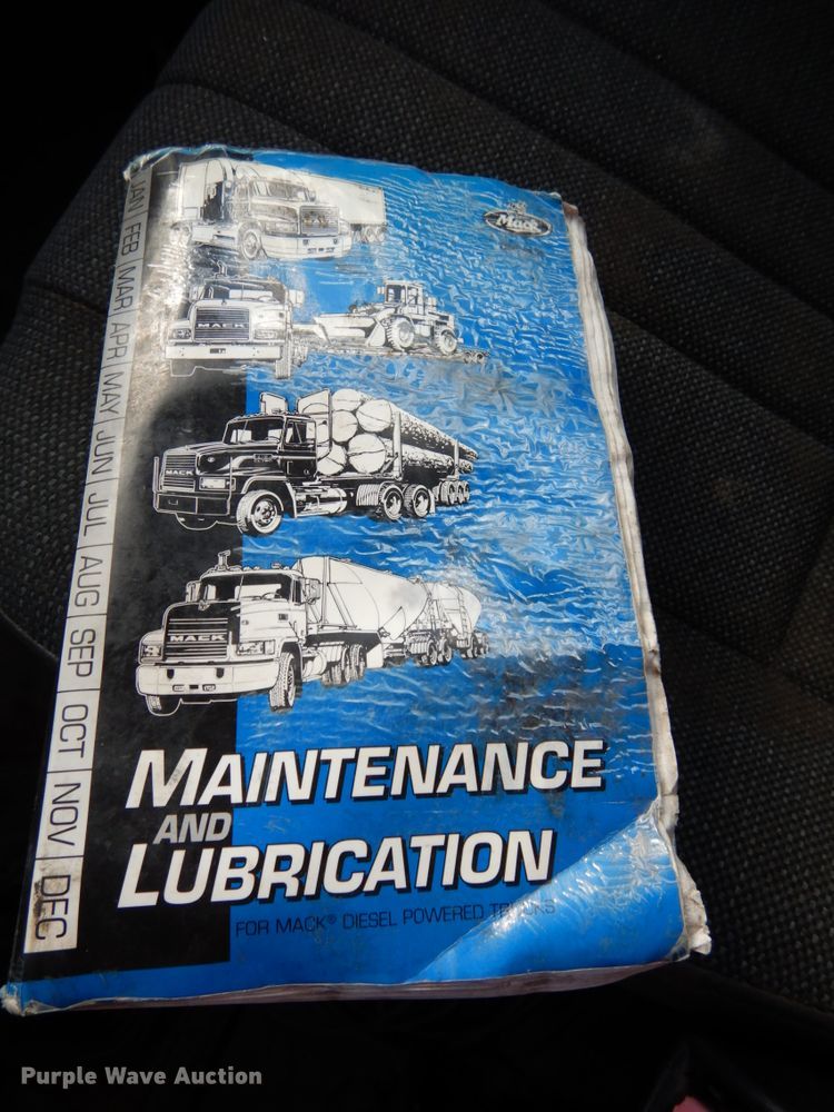 image for item DH6676 2000 Mack RD688S  dump truck