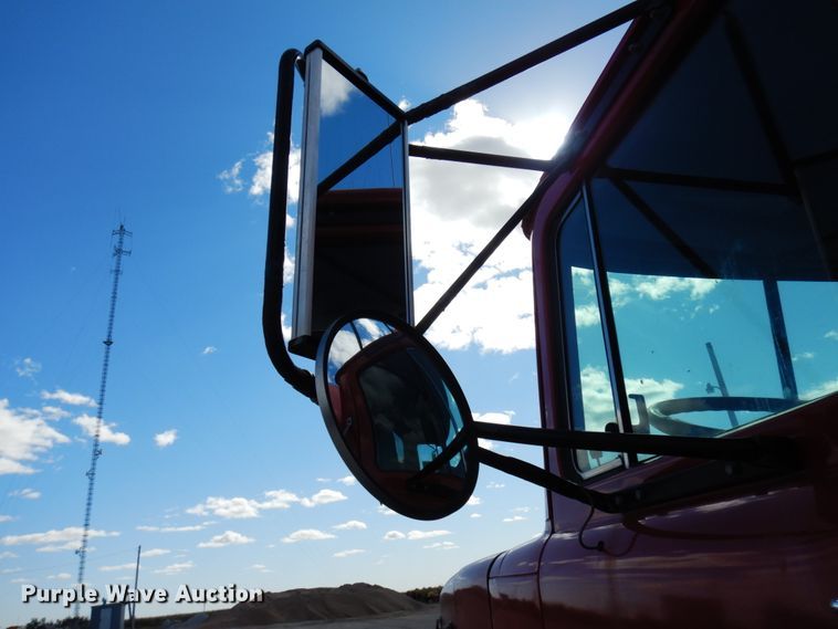 image for item DH6676 2000 Mack RD688S  dump truck