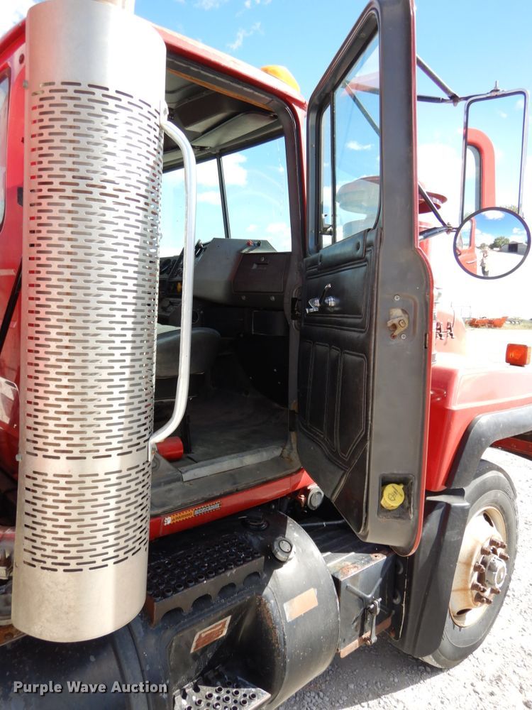 image for item DH6676 2000 Mack RD688S  dump truck