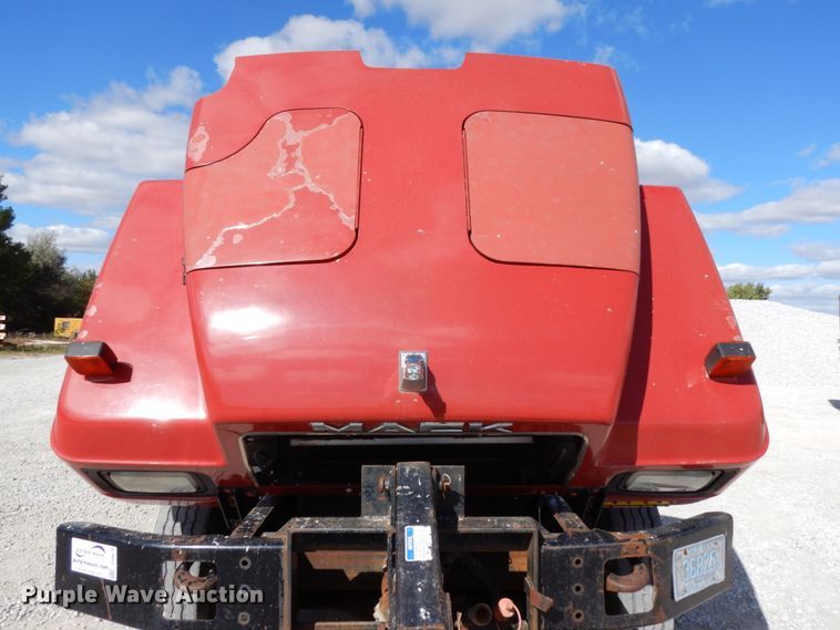 image for item DH6676 2000 Mack RD688S  dump truck