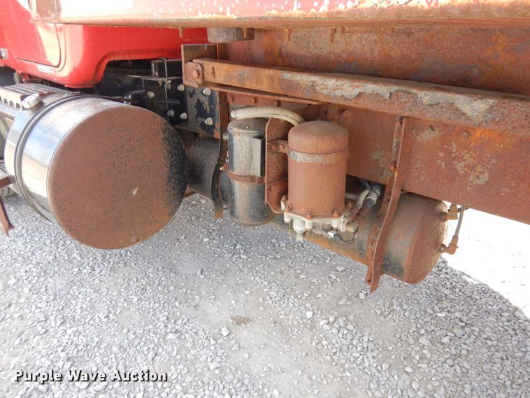 image for item DH6676 2000 Mack RD688S  dump truck