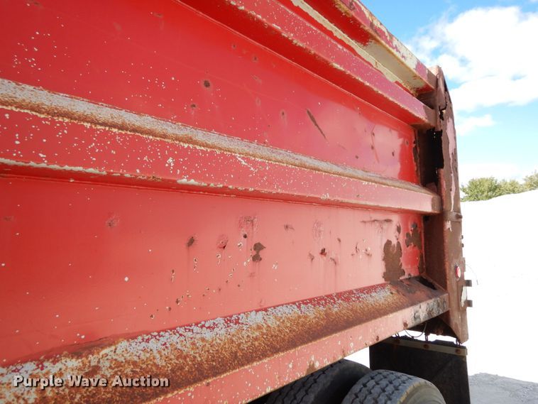 image for item DH6676 2000 Mack RD688S  dump truck