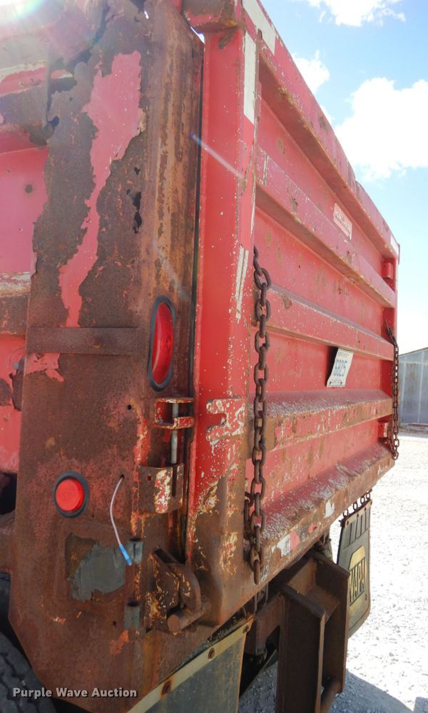 image for item DH6676 2000 Mack RD688S  dump truck