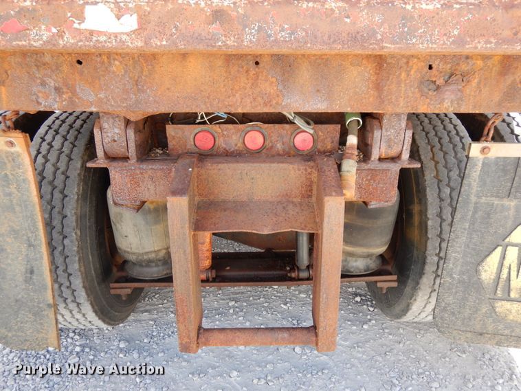 image for item DH6676 2000 Mack RD688S  dump truck