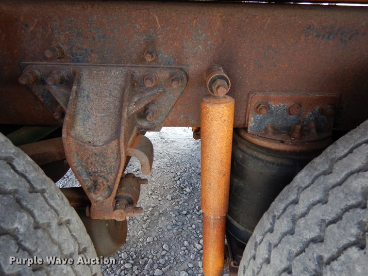 image for item DH6676 2000 Mack RD688S  dump truck