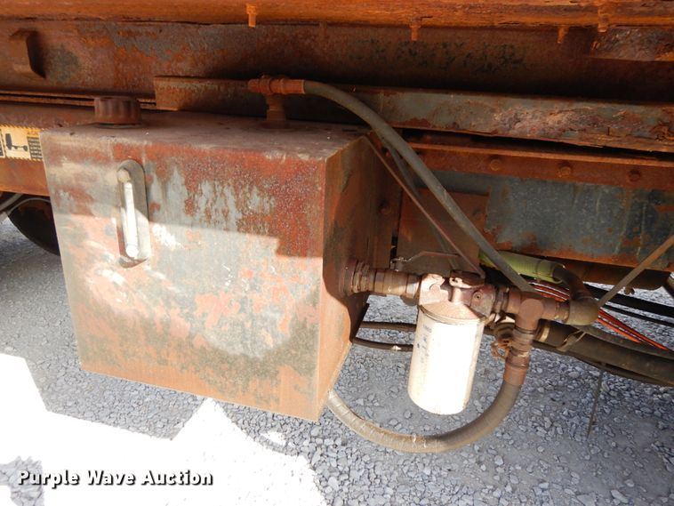 image for item DH6676 2000 Mack RD688S  dump truck