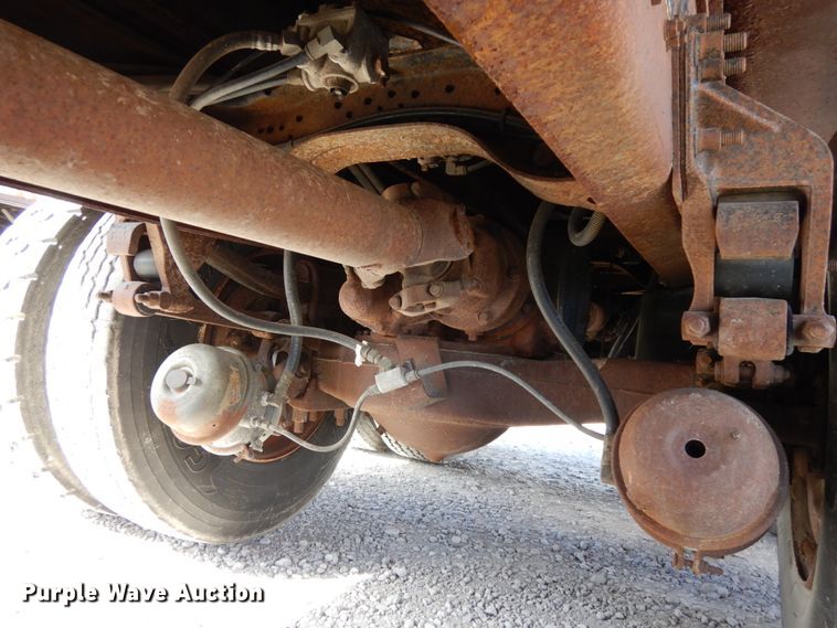 image for item DH6676 2000 Mack RD688S  dump truck