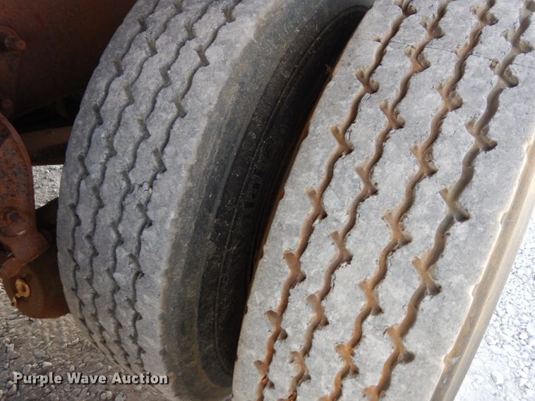 image for item DH6676 2000 Mack RD688S  dump truck