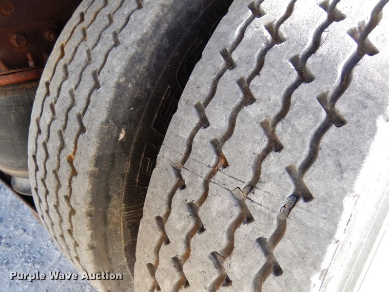 image for item DH6676 2000 Mack RD688S  dump truck