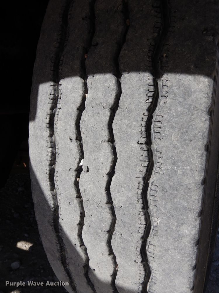 image for item DH6676 2000 Mack RD688S  dump truck