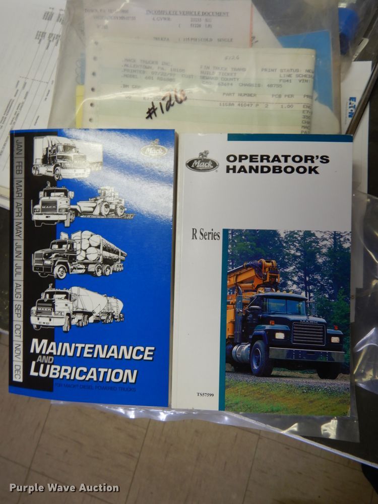 image for item DH6676 2000 Mack RD688S  dump truck