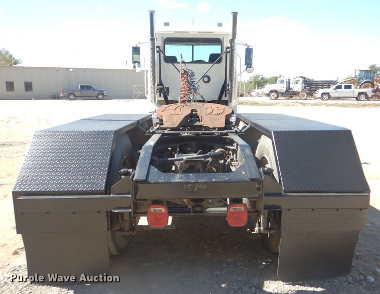 image for item DI0442 2014 Mack CHU  semi truck