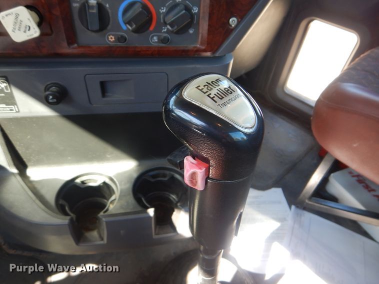 image for item DI0442 2014 Mack CHU  semi truck