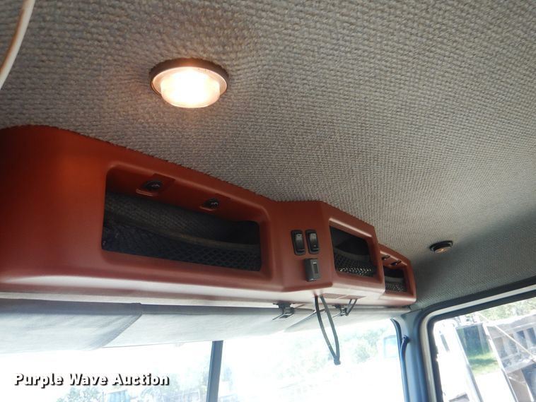 image for item DI0442 2014 Mack CHU  semi truck