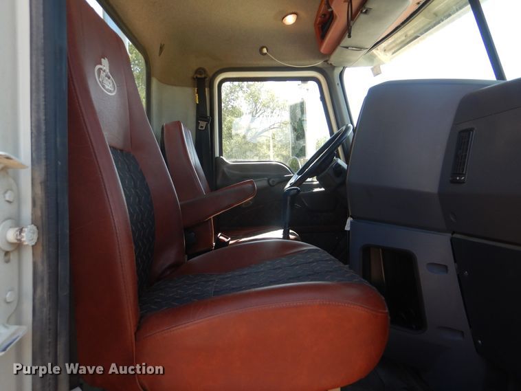 image for item DI0442 2014 Mack CHU  semi truck