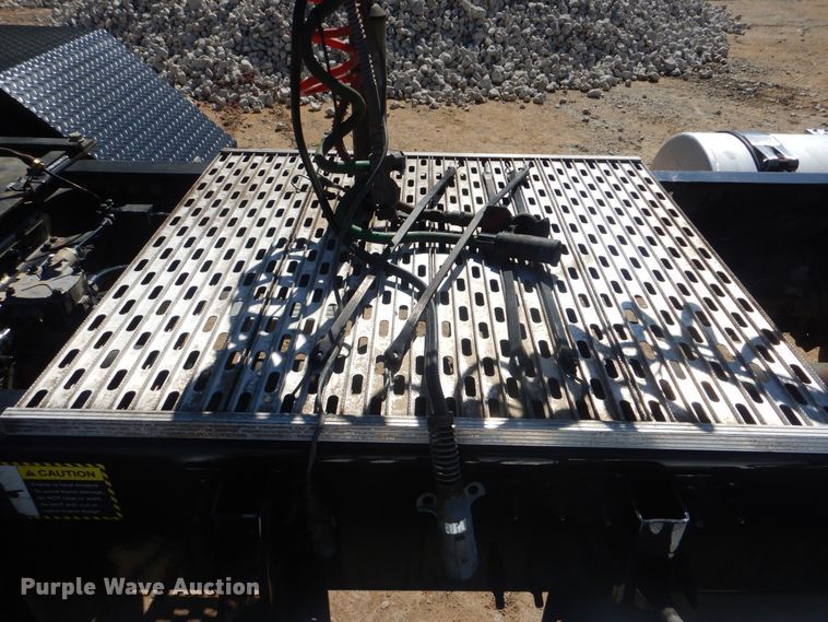 image for item DI0442 2014 Mack CHU  semi truck