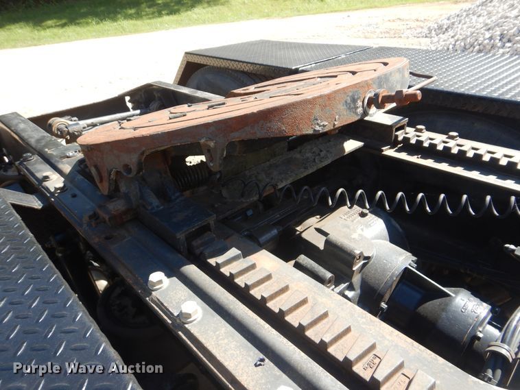 image for item DI0442 2014 Mack CHU  semi truck